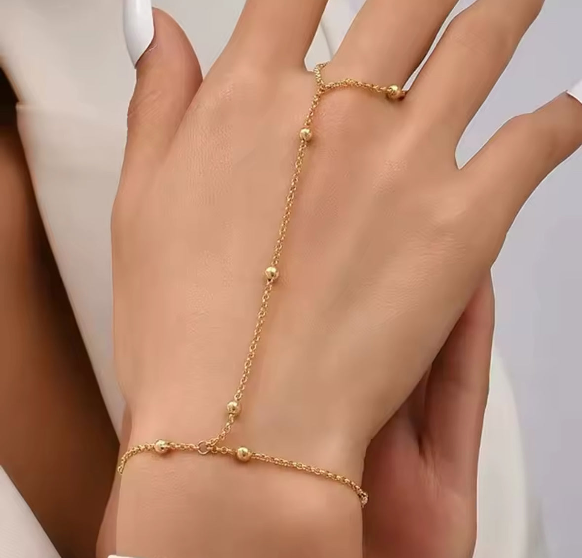 Chaine de doigt de perles rondes